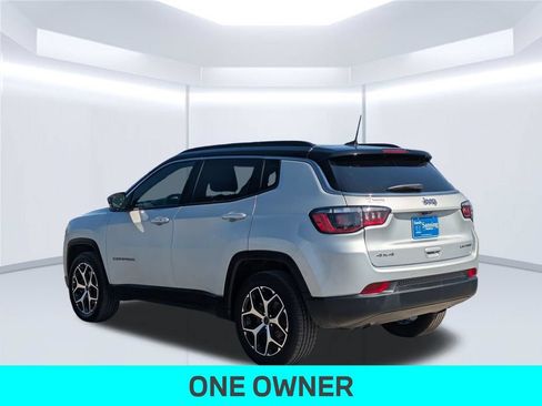 Used 2025 Jeep Compass Limited AWD/4WD image 3