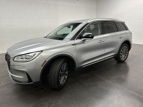 Used 2023 Lincoln Corsair Reserve AWD/4WD image 4
