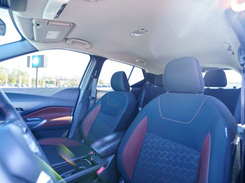 Used 2023 Nissan Kicks SR image 10