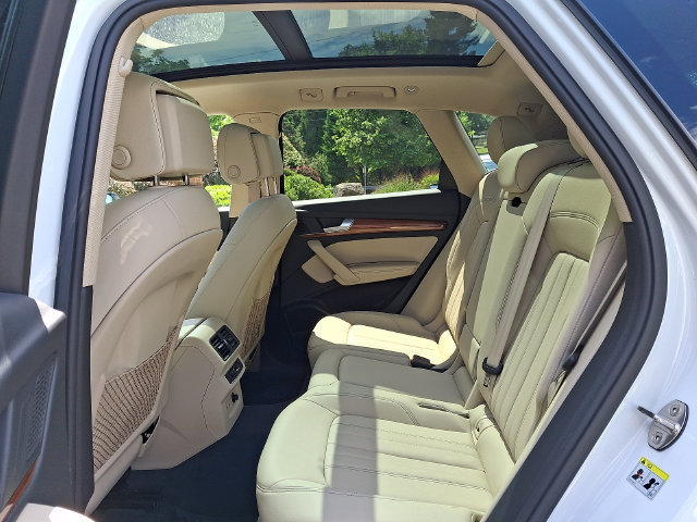 Used 2023 Audi Q5 Premium w/ Premium Plus Package AWD/4WD image 10