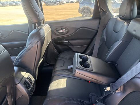 Used 2020 Jeep Cherokee Latitude Plus image 26