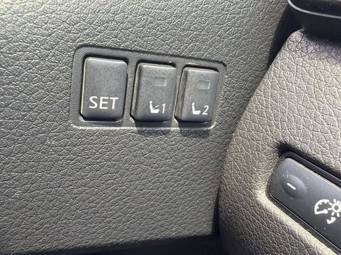 Used 2020 Nissan Rogue SV AWD/4WD image 18