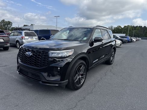Used 2025 Ford Explorer ST-Line w/ ST-Line Street Pack AWD/4WD image 26