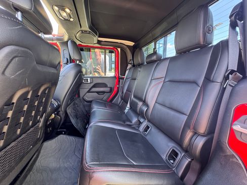 Used 2021 Jeep Gladiator Rubicon AWD/4WD image 7