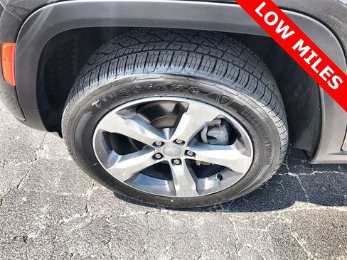 Used 2022 Jeep Grand Cherokee L Limited image 10