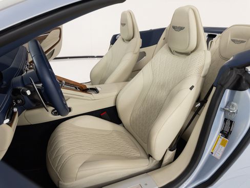 Used 2025 Aston Martin DB12 Convertible RWD image 6