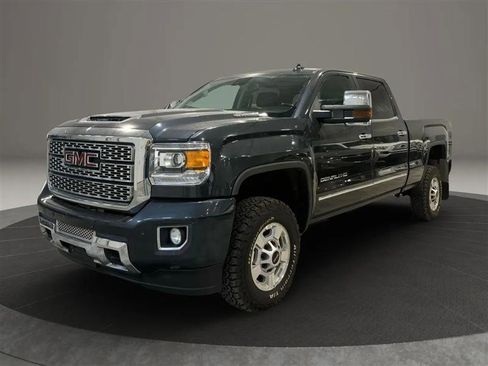 Used 2019 GMC Sierra 2500 Denali image 1