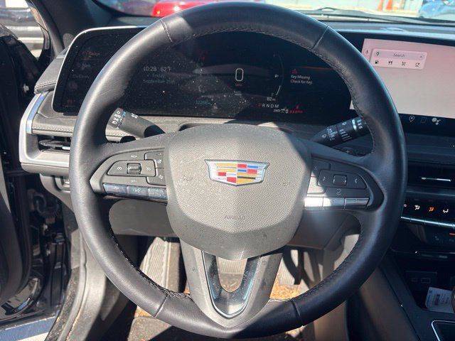 Used 2024 Cadillac XT4 Premium Luxury w/ Technology Package AWD/4WD image 7