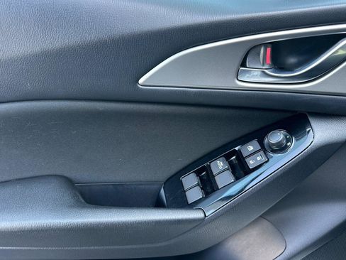 Used 2018 MAZDA MAZDA3 Sport w/ Preferred Equipment Package image 11