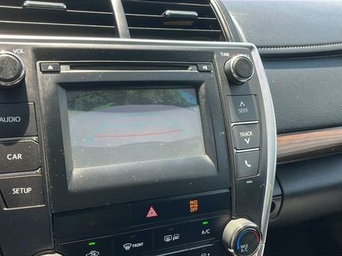 Used 2016 Toyota Camry LE FWD image 16