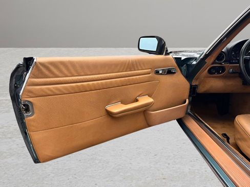 Used 1987 Mercedes-Benz 560 SL image 18