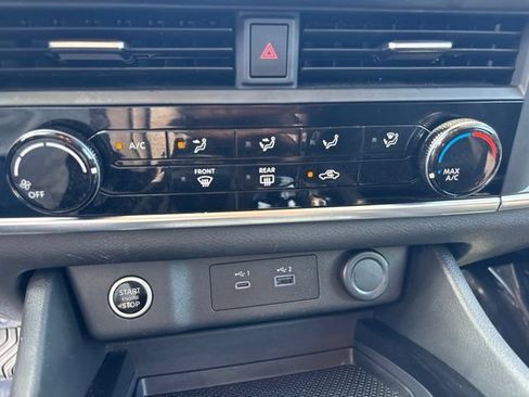 Used 2023 Nissan Rogue S AWD/4WD image 25