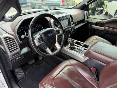 Used 2017 Ford F150 Platinum w/ Equipment Group 701A Luxury AWD/4WD image 11