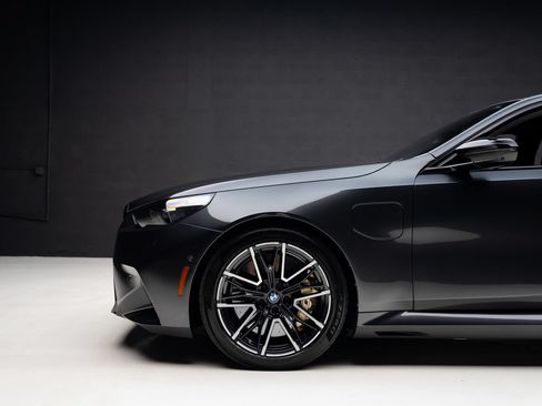 Used 2025 BMW M5 w/ M Driver's Package AWD/4WD image 19