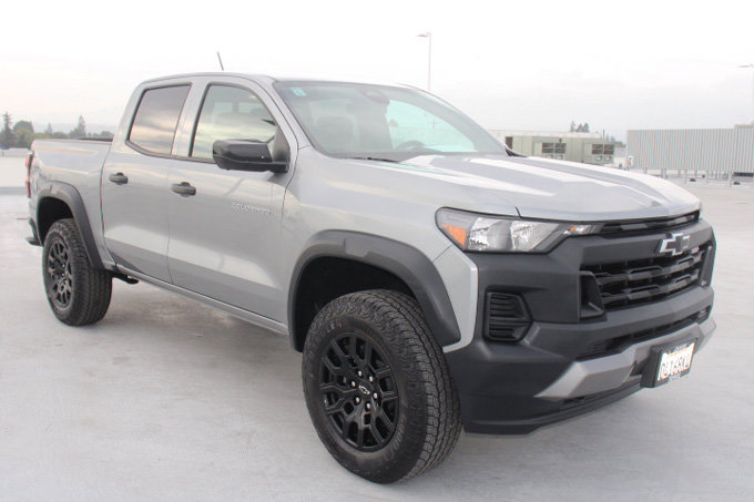 Used 2026 Chevrolet Colorado Trail Boss AWD/4WD image 2