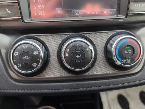 Used 2014 Toyota RAV4 LE AWD/4WD image 22
