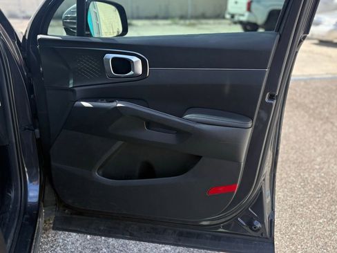 Used 2022 Kia Sorento EX w/ Panoramic Sunroof Package image 20