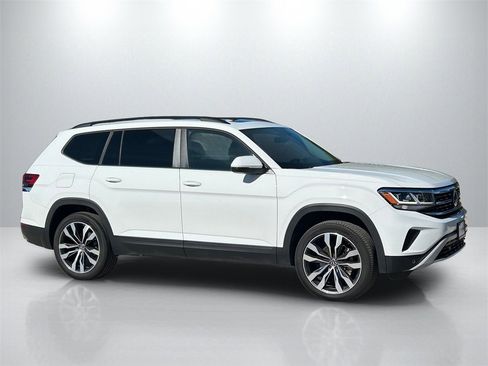 Used 2022 Volkswagen Atlas SE image 4