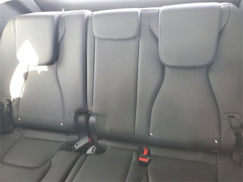 Certified 2023 Kia Carnival EX image 10