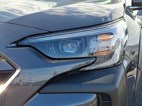 Certified 2025 Subaru Outback Premium AWD/4WD image 9