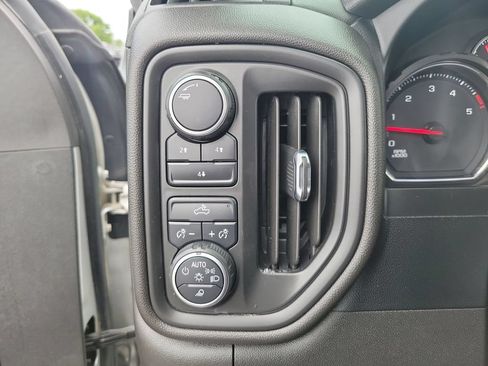 Used 2022 Chevrolet Silverado 2500 Custom w/ Custom Value Package AWD/4WD image 16