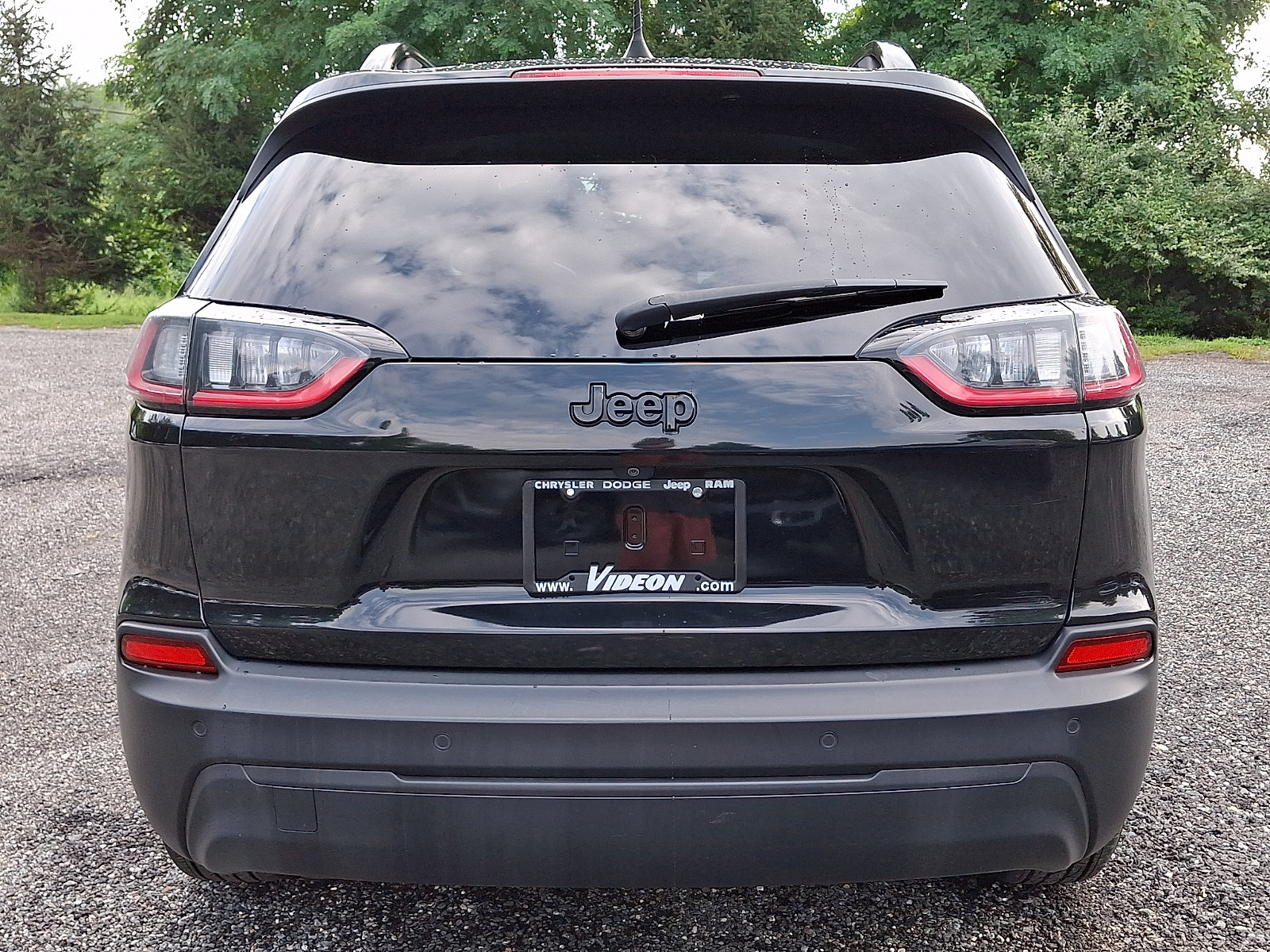 Certified 2020 Jeep Cherokee Latitude Plus AWD/4WD image 5