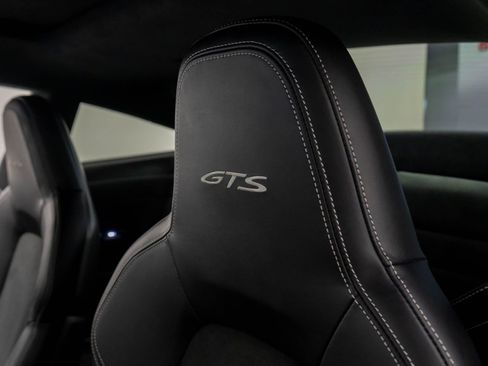 Certified 2024 Porsche 911 Carrera GTS image 17