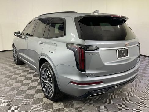 Used 2023 Cadillac XT6 Sport w/ Technology Package AWD/4WD image 4