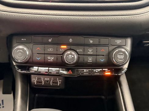 Used 2022 Dodge Durango GT AWD/4WD image 16