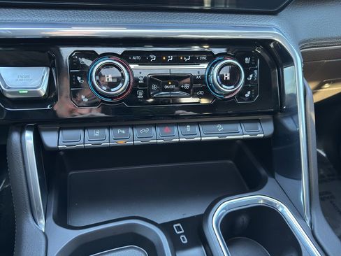 Used 2025 GMC Sierra 2500 Denali w/ Denali Reserve Package image 25