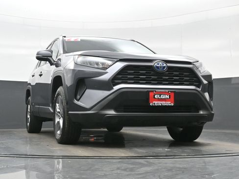 Used 2022 Toyota RAV4 LE AWD/4WD image 24