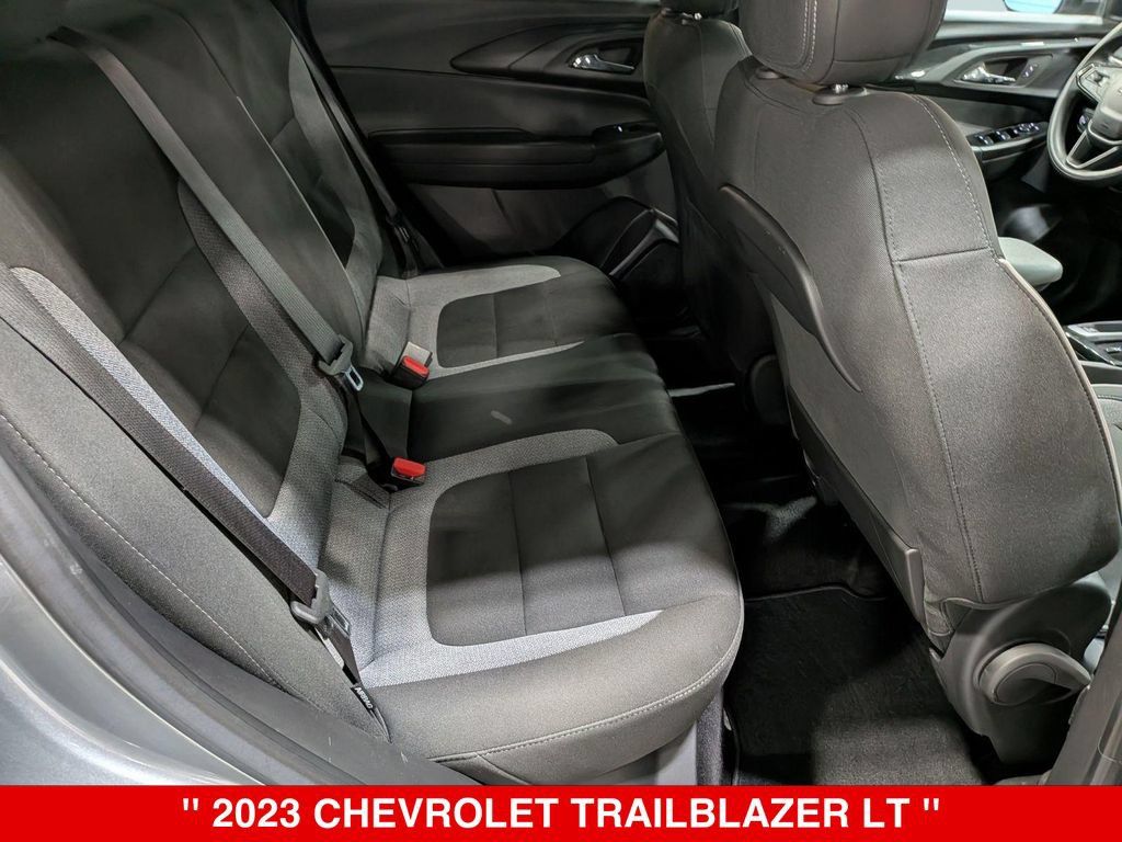 Used 2023 Chevrolet TrailBlazer LT w/ Convenience Package AWD/4WD image 32