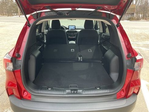 Certified 2022 Ford Escape SE w/ Cold Weather Package image 28