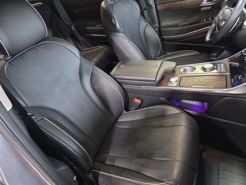 Used 2024 Genesis GV80 2.5T w/ Prestige Package image 10