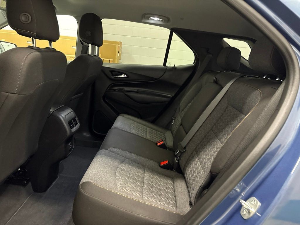 Used 2024 Chevrolet Equinox LT AWD/4WD image 32