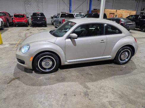 Used 2012 Volkswagen Beetle 2.5 FWD image 3