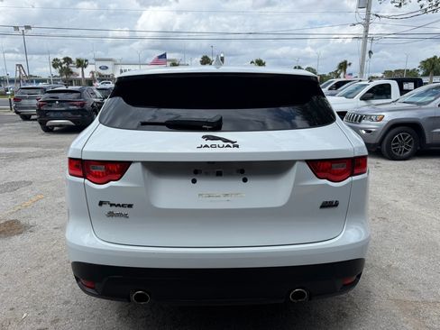 Used 2017 Jaguar F-PACE R-Sport image 5