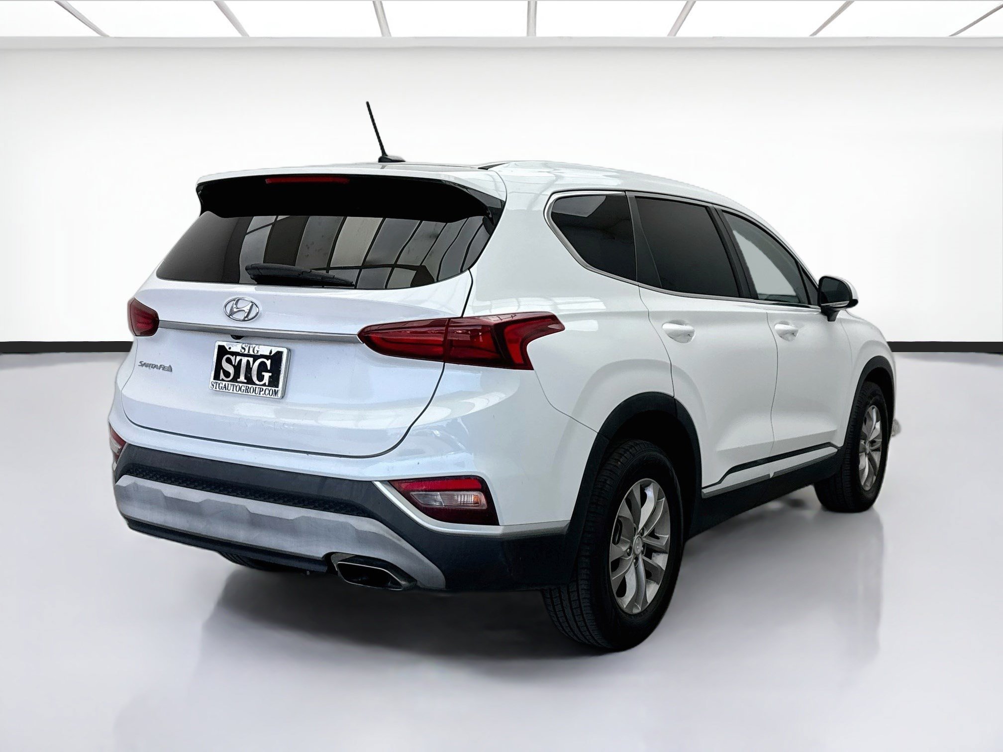 Used 2019 Hyundai Santa Fe SE FWD image 4