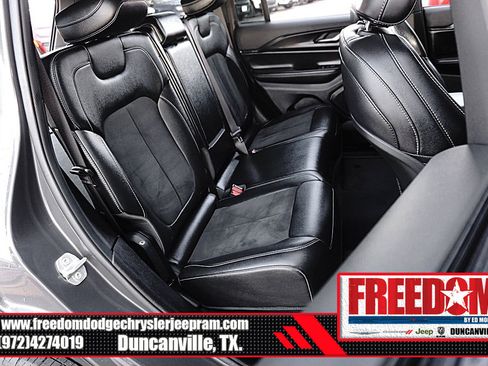 Used 2024 Jeep Grand Cherokee Altitude image 16