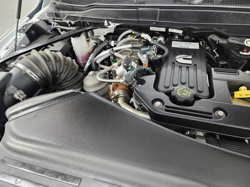 Used 2025 RAM 3500 Laramie image 20