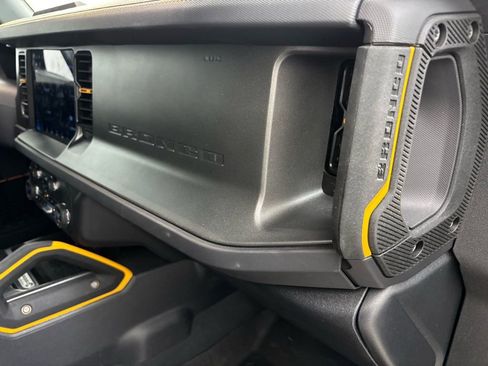 Used 2024 Ford Bronco Badlands image 49