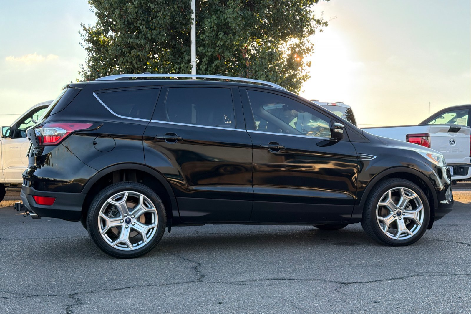 Used 2017 Ford Escape Titanium AWD/4WD image 3
