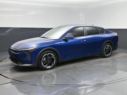 Certified 2025 Kia K4 EX FWD image 9