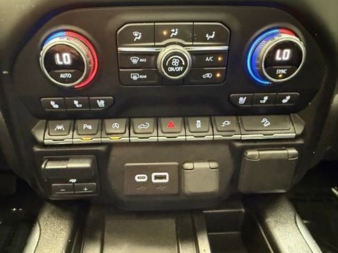 Used 2022 Chevrolet Silverado 1500 LTZ w/ LTZ Premium Package image 38