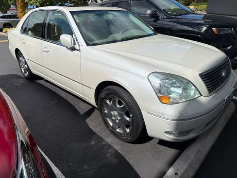 Used 2002 Lexus LS 430 w/ Custom Luxury Pkg RWD image 3