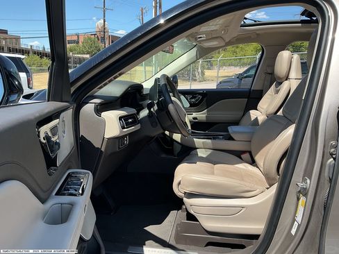 Used 2020 Lincoln Aviator Reserve w/ Equipment Group 202A AWD/4WD image 8