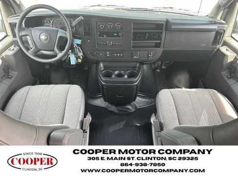 Used 2025 Chevrolet Express 3500 LS RWD image 17