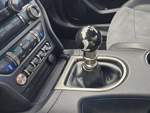 Used 2019 Ford Mustang Shelby GT350 w/ Technology Package image 11