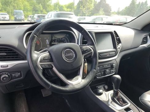 Used 2016 Jeep Cherokee Trailhawk w/ Cold Weather Group AWD/4WD image 15