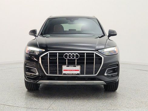 Used 2023 Audi Q5 2.0T Premium w/ Convenience Package AWD/4WD image 2